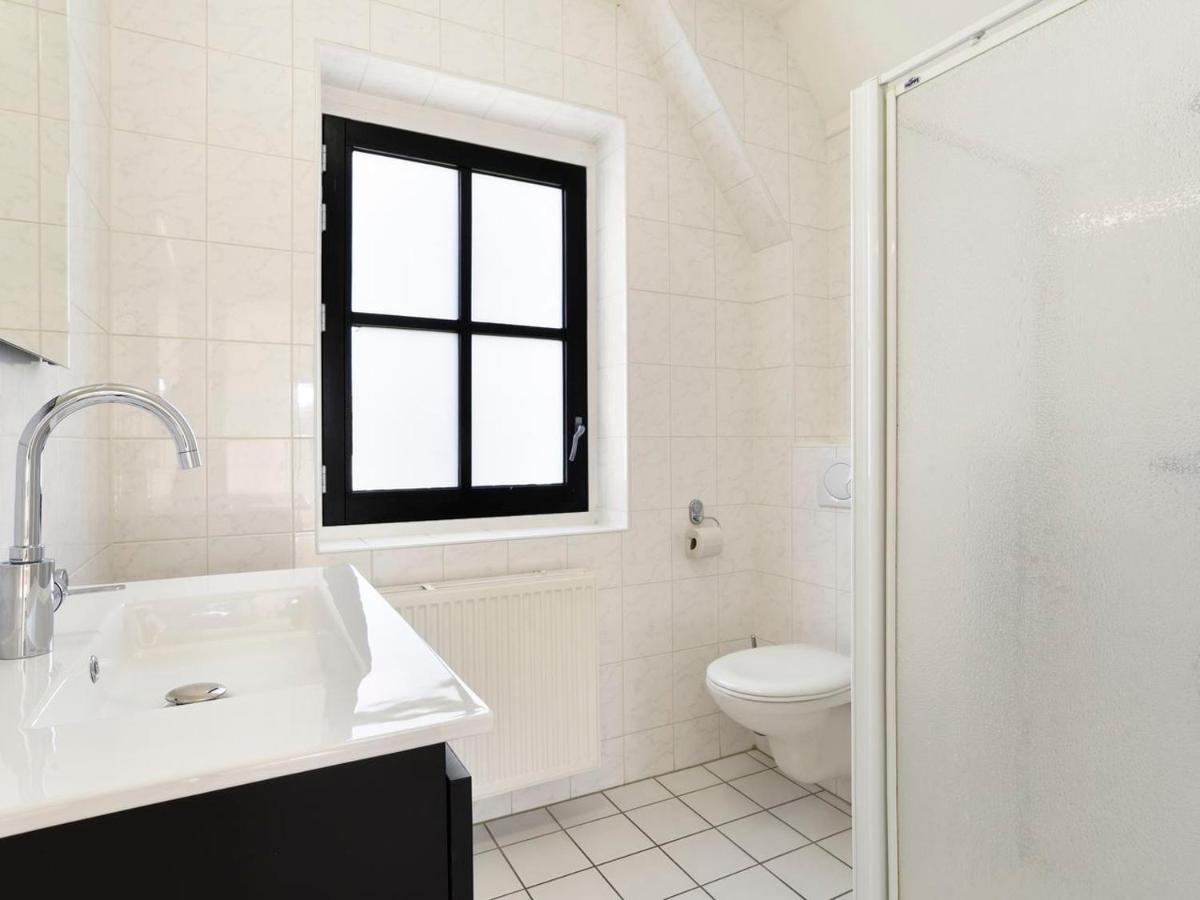 Luxury 4-Person Residence In The Holiday Park Landal Esonstad Anjum Exterior photo